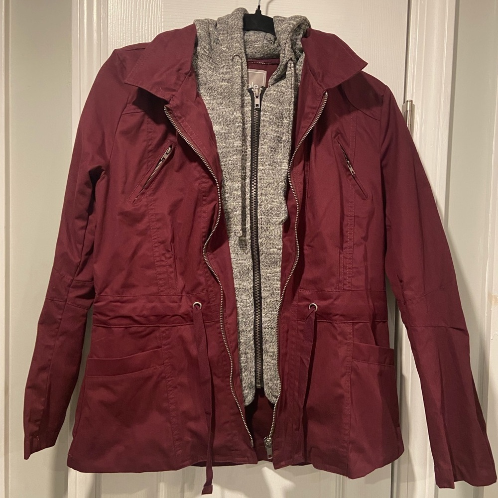 2Sable Size S Burgundy Full Zip Utility Jacket Drawstring Waist Gray Hood Anorak